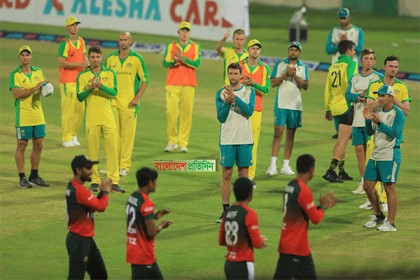 সন্ধ্যায় দ্বিতীয় ম্যাচ: জয় পেতে মরিয়া অস্ট্রেলিয়া