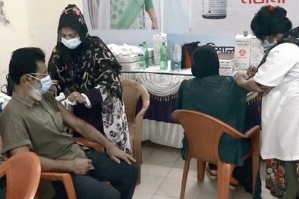 বরিশালে ৩২৭ বুথে গণটিকার ব্যবস্থা