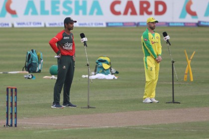টস হেরে ফিল্ডিংয়ে টাইগাররা