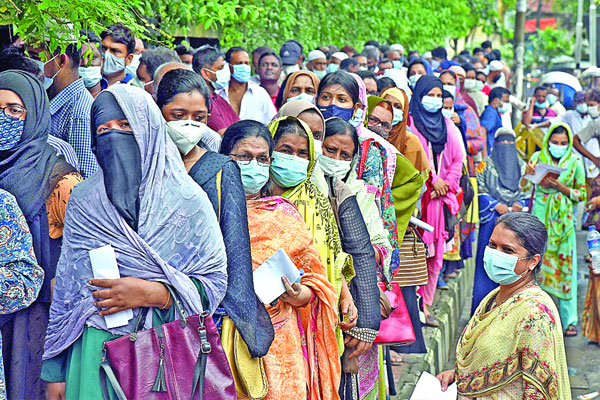 টিকাদান কার্যক্রমে হঠাৎ পরিবর্তন