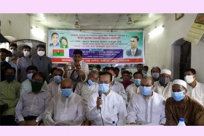 সরকার চায় না দেশ থেকে করোনা যাক: ইকবাল হাসান
