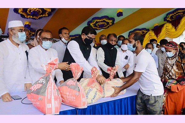 ডিসেম্বরের মধ্যে অধিকাংশ মানুষ টিকার আওতায় আসবে: হানিফ