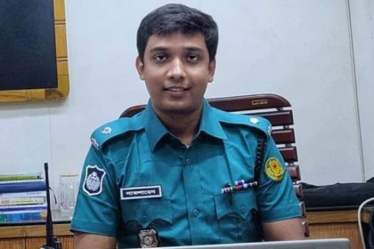 পরীমণির সঙ্গে সখ্যের অভিযোগে ডিবি থেকে প্রত্যাহার এডিসি  সাকলায়েনকে
