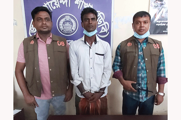 মেহেরপুরে পালিয়েও রক্ষা পেল না মাদক কারবারি 