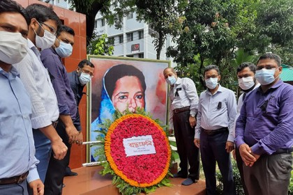 বঙ্গবন্ধুকে সাহস ও প্রেরণা
যুগিয়েছিলেন বঙ্গমাতা