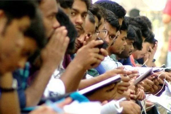বয়সে ২১ মাসের ছাড় পাচ্ছেন চাকরিপ্রার্থীরা
