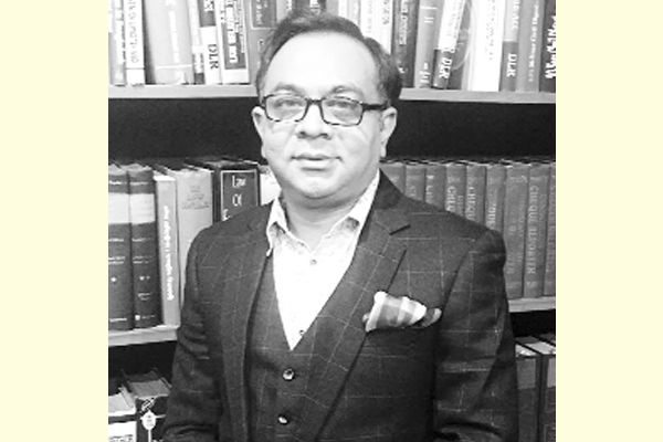 ফ্রান্সের প্রেসিডেন্টকে কেন চড় খেতে হয়েছিল