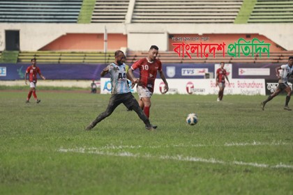 রবসনের গোলে এগিয়ে বসুন্ধরা কিংস