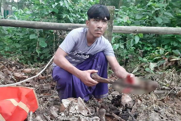 শ্রীপুরে কঙ্কাল চুরির সময়ে হাতেনাতে যুবক আটক