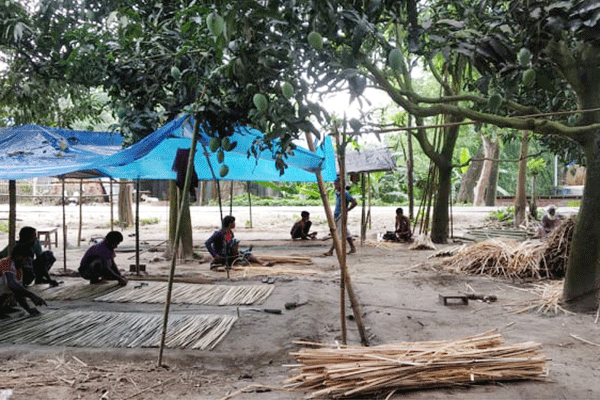 চাঁপাইনবাবগঞ্জে বিলুপ্তির পথে বাঁশশিল্প