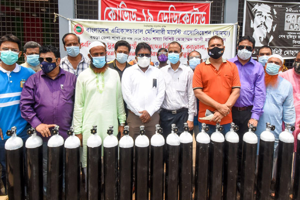 বগুড়ায় করোনা চিকিৎসায় সুরক্ষা সামগ্রী প্রদান