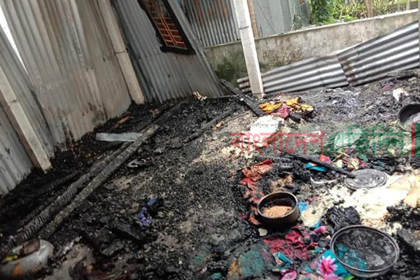 কালিয়াকৈরে অগ্নিকাণ্ডে ৮ কক্ষ পুড়ে ছাই