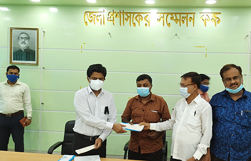 সাতক্ষীরায় ৩৫ জন সাংবাদিককে সাংবাদিক কল্যাণ ট্রাস্টের অনুদান প্রদান