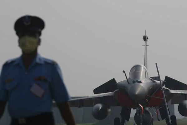 টিকা না নিতে চাওয়ায় চাকরি হারালেন ভারতীয় সেনা