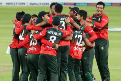 লজ্জাজনক পরাজয়, টাইগারদের উদযাপনের ভিডিও নিয়ে অস্ট্রেলিয়া দলে ঝগড়া!