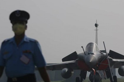 টিকা না নিতে চাওয়ায় চাকরি হারালেন ভারতীয় সেনা