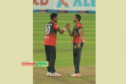 টি-টোয়েন্টি র‍্যাংকিং: শীর্ষস্থানে সাকিব, সেরা দশে মুস্তাফিজ