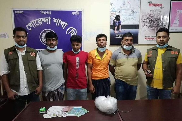 গাংনীগতে ৪ জুয়াড়ি আটক