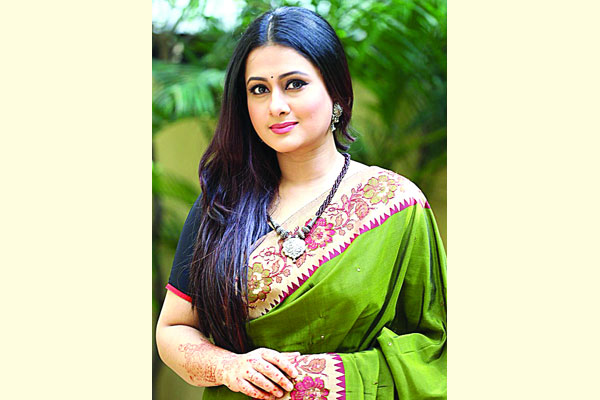 বঙ্গমাতারূপে পূর্ণিমা