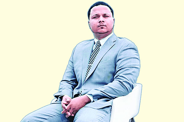 ডাস্টবিনে ফেলে দেওয়া ছেলেটি এখন মিলিয়নিয়ার