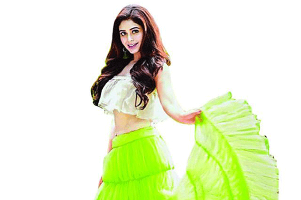 যে কারণে হতাশায় ভুগছেন ঋতাভরী !