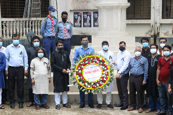 'বঙ্গবন্ধুর মৃত্যুতে বাংলাদেশ অন্ধকারে নিমজ্জিত হয়েছিল'