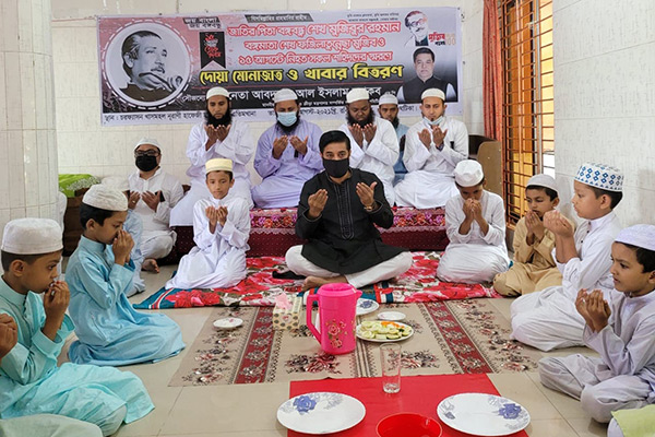 ৩০টি এতিমখানায় খাওয়ালেন সংসদ সদস্য জ্যাকব