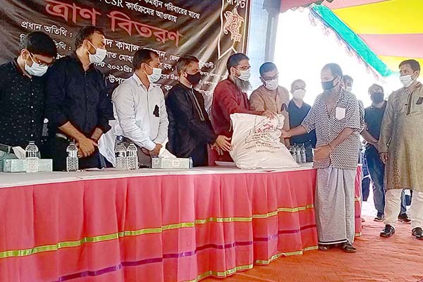 জাতীয় শোক দিবসে কলাপাড়ায় দরিদ্রদের মাঝে খাদ্য সহায়তা