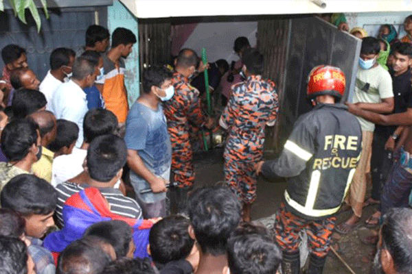 যশোরে সেপটিক ট্যাংকে নেমে বাবা-ছেলের মৃত্যু