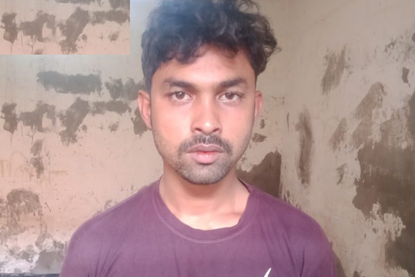একই দিনে কীটনাশক পানে বাবা-মেয়ের আত্মহত্যা