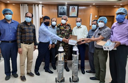 ওসমানী হাসপাতালে সিমেবি’র অক্সিজেন সিলিন্ডার প্রদান