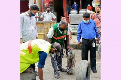 ডিএনসিসিতে ডেঙ্গু ও চিকুনগুনিয়া বিস্তার রোধে অভিযান, জরিমানা