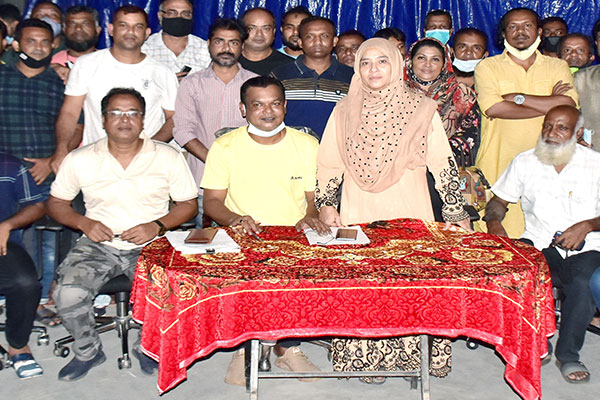 বগুড়া সরিফা ট্রেড সেন্টারের
উন্নয়নে যৌথ সভা 