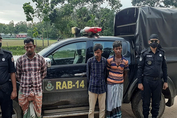 রৌমারীতে ইয়াবাসহ ৩ জন আটক