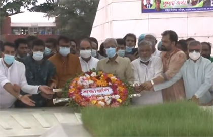 জিয়ার সমাধিতে ফুল দিলেন ফখরুল