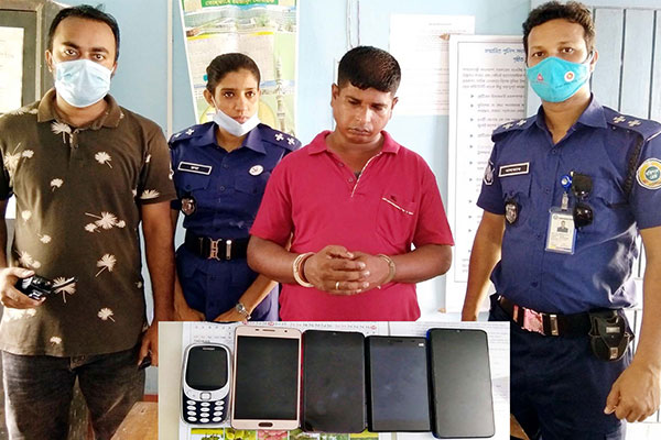বরিশালে ফার্মেসি থেকে টাকা চুরির চেষ্টা, আটক ১