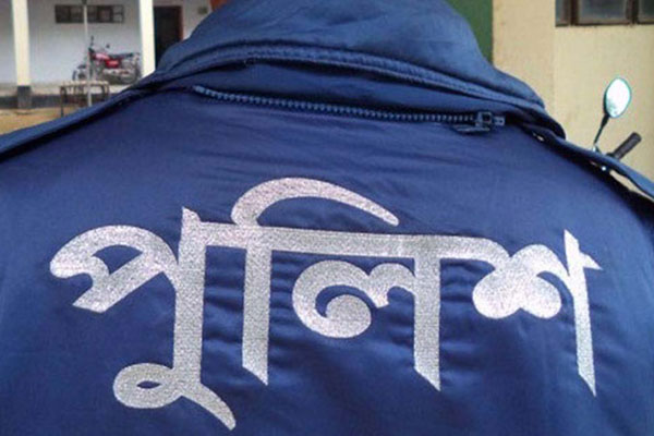 জানালা ভেঙে ধর্ষণ মামলার ২ আসামির পলায়ন, ৩ পুলিশ বরখাস্ত