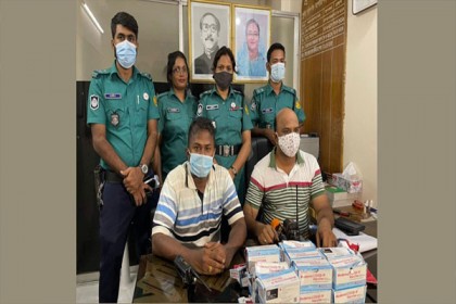 রাজধানীতে ক্লিনিকে ৫০০ টাকায় করোনার টিকা, মালিক গ্রেফতার



