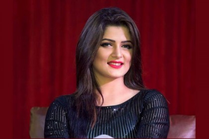 বিচ্ছেদের গুঞ্জন উড়িয়ে শ্রাবন্তী-অভিরূপের অন্তরঙ্গ উৎসবের ছবি প্রকাশ্যে