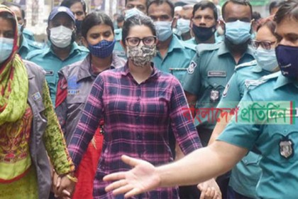 আদালতে পরীমণি