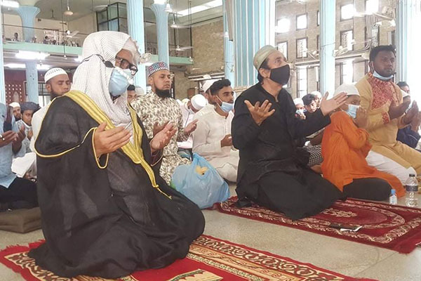 রওশন এরশাদের সুস্থতা কামনায় বায়তুল মোকাররমে দোয়া