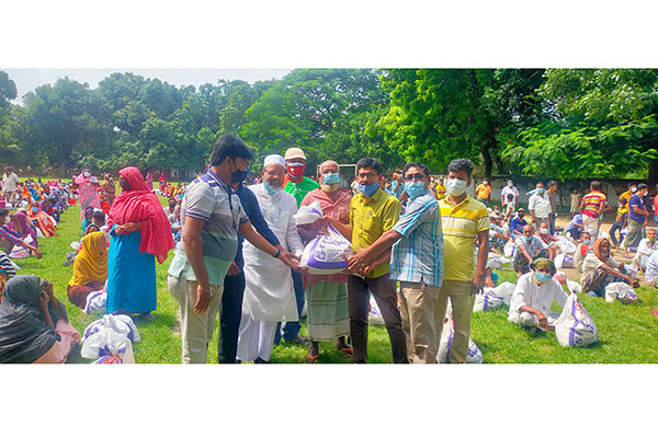 চাঁপাইনবাবগঞ্জে আরও ৮৫০ পরিবার পেল বসুন্ধরা গ্রুপের খাদ্য সহায়তা
