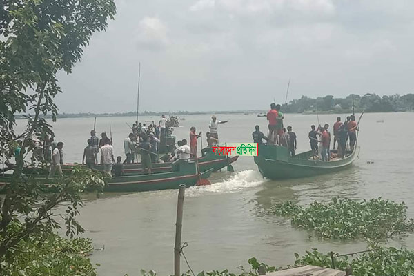 ব্রাহ্মণবাড়িয়ায় ফুটবল খেলা নিয়ে নৌকায় করে দুই গ্রামবাসীর সংঘর্ষ

