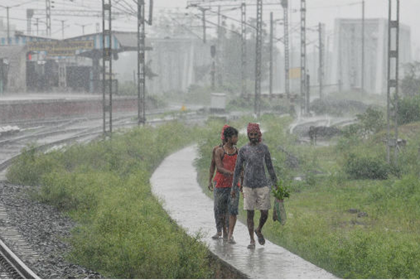 সপ্তাহ শেষে বৃষ্টিপাতের প্রবণতা বাড়তে পারে