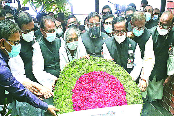 গ্রেনেড হামলায় হতাহতদের স্মরণে কর্মসূচি পালন