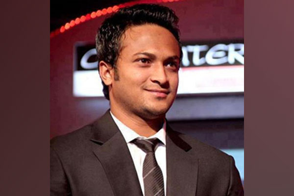 এবার স্বর্ণের ব্যবসায় সাকিব