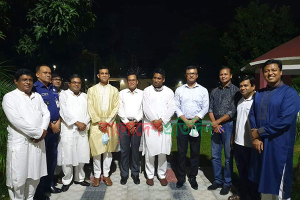 বরিশালের ঘটনায় প্রশাসনের সঙ্গে মেয়র সাদিকের বৈঠক, মামলা প্রত্যাহারের সিদ্ধান্ত
