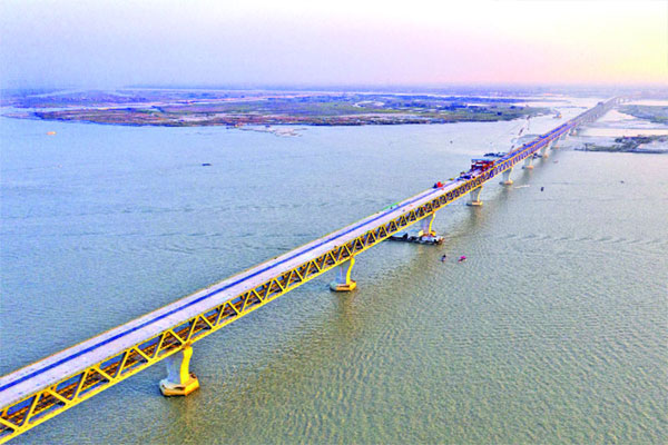 পদ্মা সেতুর পিচঢালাই শুরু হচ্ছে অক্টোবরে  

