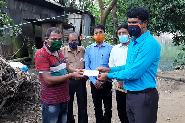 অবশেষে শিকল বন্দী শংকরীর পাশে প্রশাসন