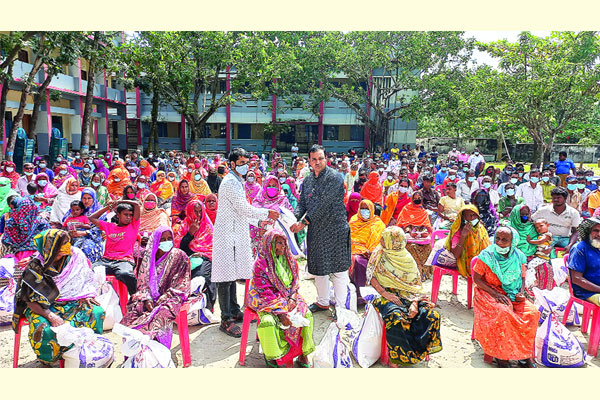 রাজশাহীর আরও ১২০০ পরিবার পেল বসুন্ধরার খাদ্য সহায়তা